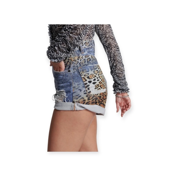 new One Teaspoon ✌︎︎ Leoparty Bandits High Waist Shorts ✌︎︎ Leopard Khaki ✌︎︎ 34 - Picture 3 of 16